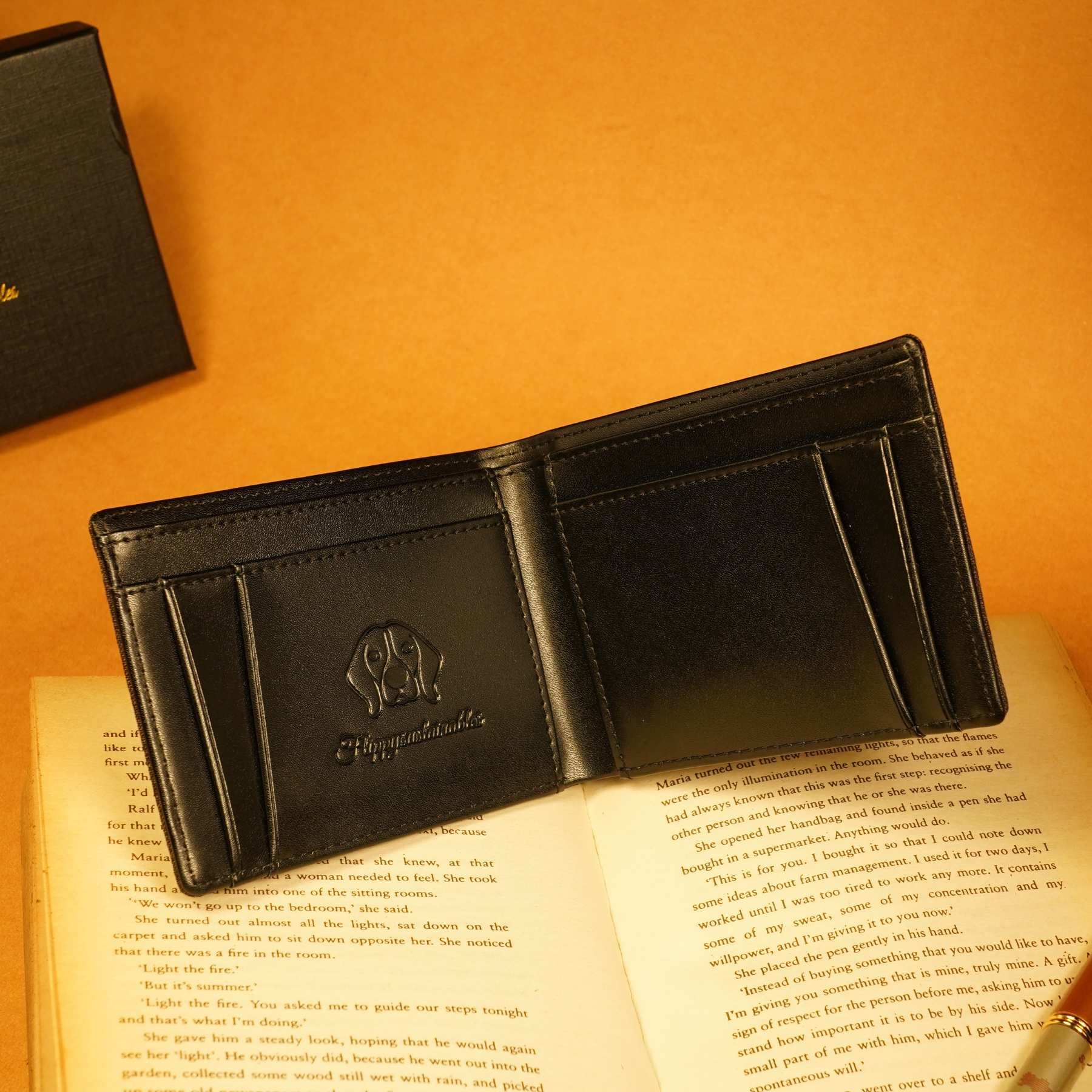 black wallet with 8 card pockets | slim, eco friendly and functional vegan hemp Forest wallet for men from flippysustainables