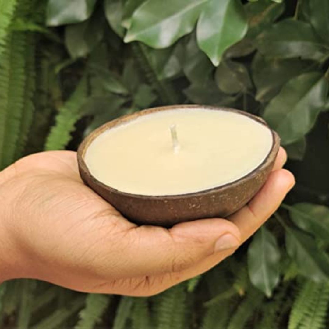 Coconut shell candle - Handmade and non-toxic organic candle with a soothing aroma