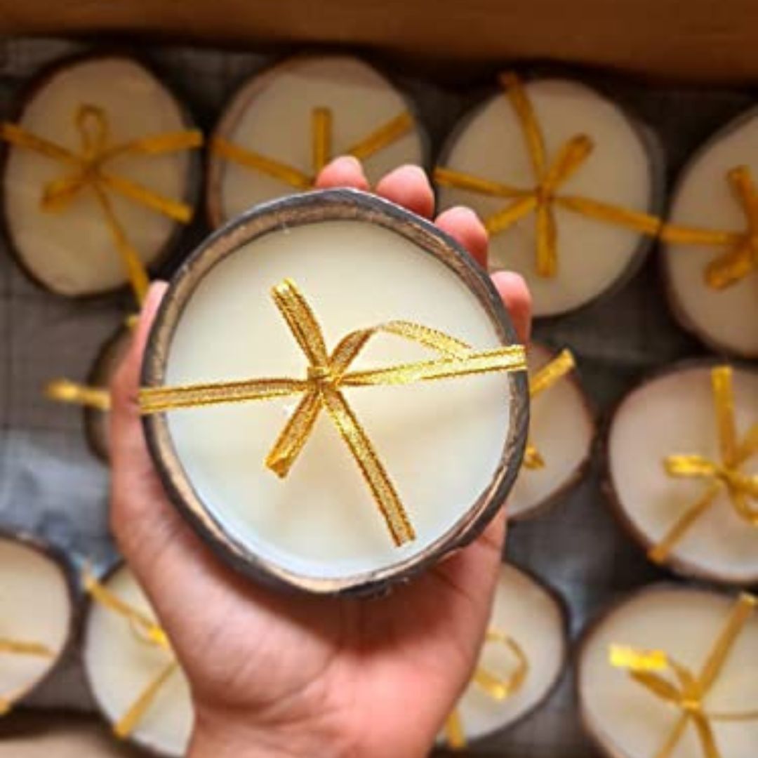 Shell organic candles - Vegan and cute candles for gifts, made from soy wax and coconut shell.